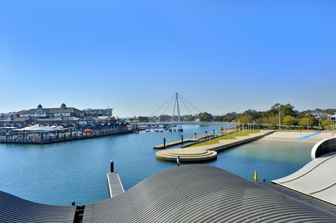 Dolphin Quay Apartments - Tourism Townsville 7