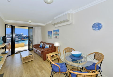 Dolphin Quay Apartments - Tourism Townsville 12