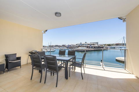Dolphin Quay Apartments - Tourism Townsville 17