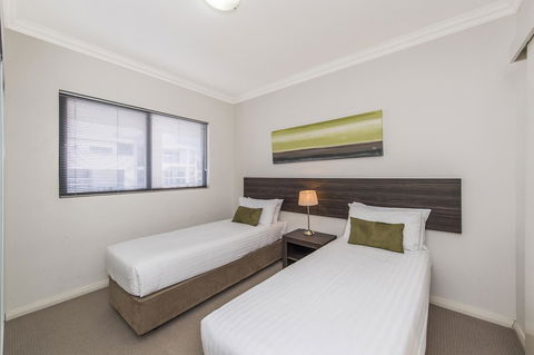 Dolphin Quay Apartments - Tourism Townsville 39