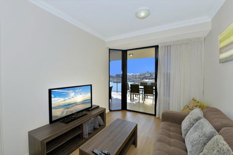 Dolphin Quay Apartments - Tourism Townsville 2