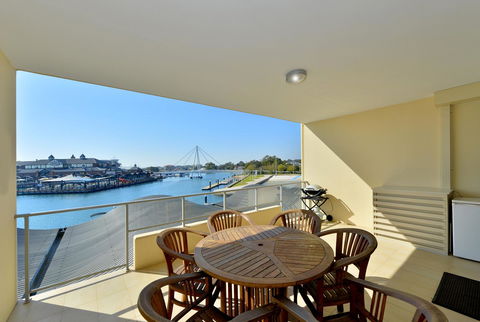 Dolphin Quay Apartments - Tourism Townsville 15