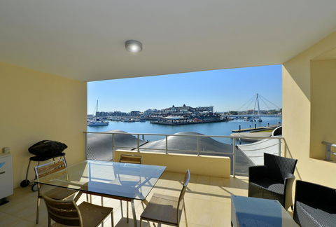 Dolphin Quay Apartments - Tourism Townsville 8