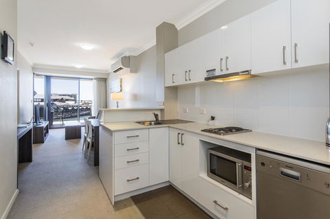 Dolphin Quay Apartments - Tourism Townsville 35