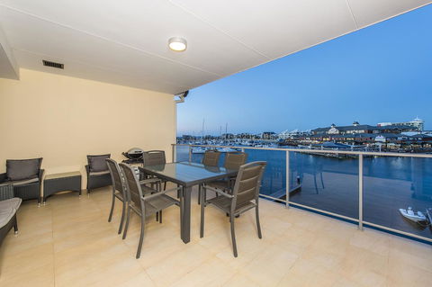 Dolphin Quay Apartments - Tourism Townsville 21