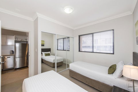 Dolphin Quay Apartments - Tourism Townsville 43