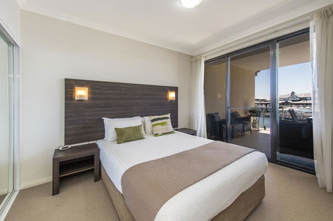 Dolphin Quay Apartments - Tourism Townsville 30