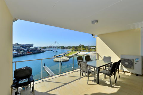 Dolphin Quay Apartments - Tourism Townsville 5