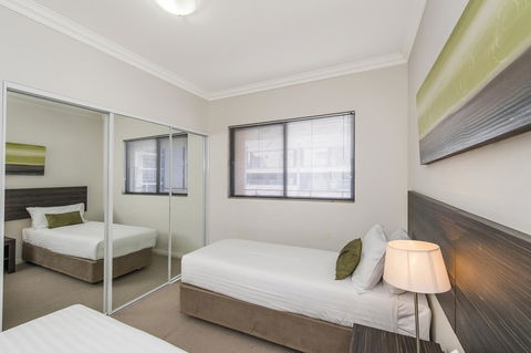 Dolphin Quay Apartments - Tourism Townsville 41