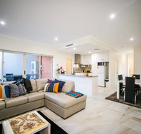 VIP Stays - Villa De Burswood Luxury 3BR Suite w/ King Bed FREE WIFI - Tourism Townsville