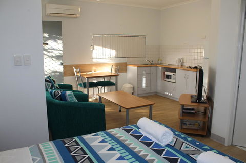 Mandurah Ocean Marina Chalets - Tourism Townsville 1