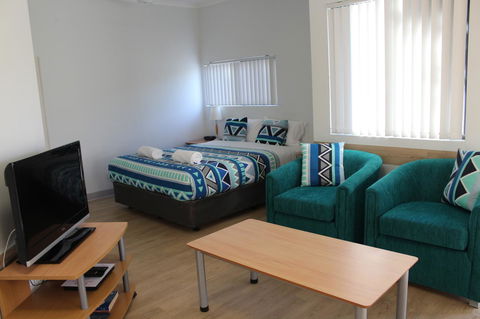 Mandurah Ocean Marina Chalets - Tourism Townsville 9