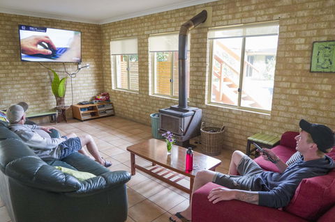 Lancelin Lodge - Tourism Townsville 4