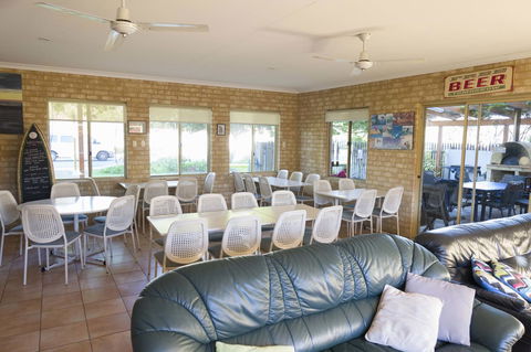 Lancelin Lodge - Tourism Townsville 21