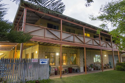 Lancelin Lodge - Tourism Townsville 0