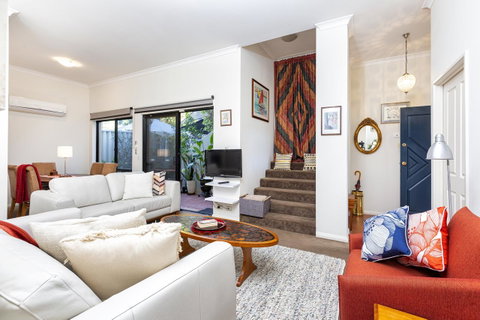 Como Executive Apartment - Tourism Townsville 9