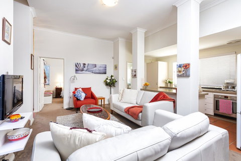 Como Executive Apartment - Tourism Townsville 5