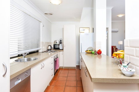 Como Executive Apartment - Tourism Townsville 8