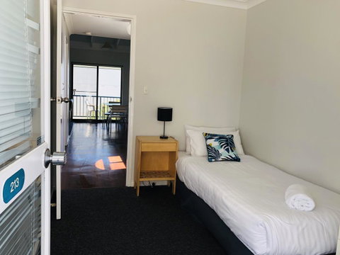 West Beach Lagoon 213 - Corner Unit! - Tourism Townsville 5