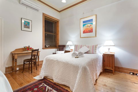 Annie's Victorian Terrace Accommodation Fremantle - Tourism Townsville 11