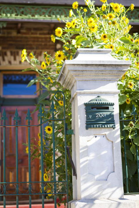 Annie's Victorian Terrace Accommodation Fremantle - Tourism Townsville 1
