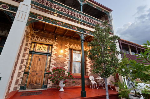 Annie's Victorian Terrace Accommodation Fremantle - Tourism Townsville 24