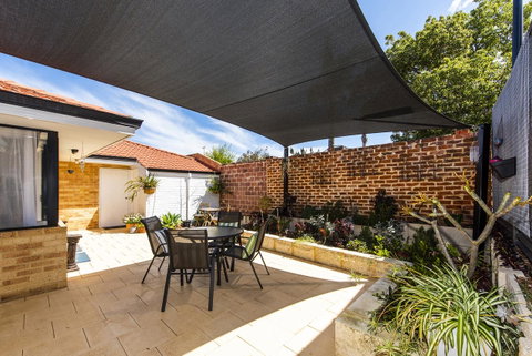 Scarborough Villa On Duke - Tourism Townsville 7