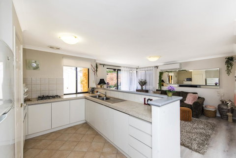 Scarborough Villa On Duke - Tourism Townsville 17