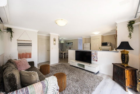 Scarborough Villa On Duke - Tourism Townsville 2