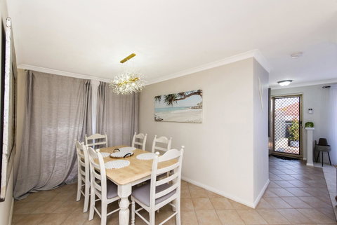 Scarborough Villa On Duke - Tourism Townsville 5