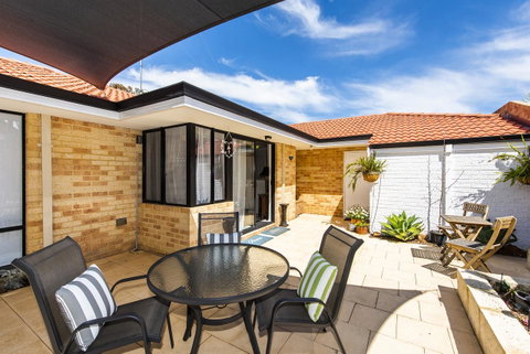 Scarborough Villa On Duke - Tourism Townsville 19