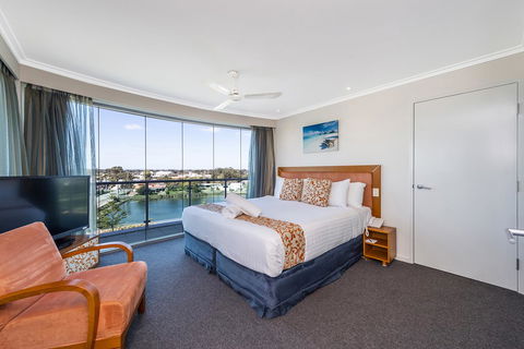 A 406 FANTASTIC OCEAN BEACH And MARINA VIEW APT - MANDURAH - Tourism Townsville 12