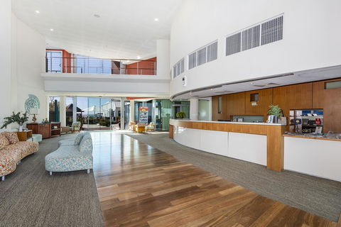A 406 FANTASTIC OCEAN BEACH And MARINA VIEW APT - MANDURAH - Tourism Townsville 6