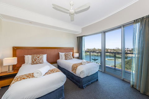 A 406 FANTASTIC OCEAN BEACH And MARINA VIEW APT - MANDURAH - Tourism Townsville 17