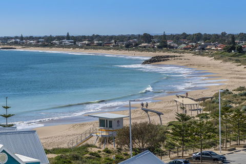 A 406 FANTASTIC OCEAN BEACH And MARINA VIEW APT - MANDURAH - Tourism Townsville 5