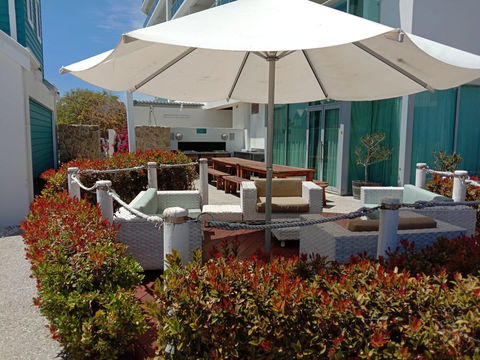 A 406 FANTASTIC OCEAN BEACH And MARINA VIEW APT - MANDURAH - Tourism Townsville 8