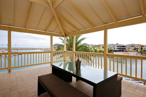 The Marina Hotel - Mindarie - Tourism Townsville 7