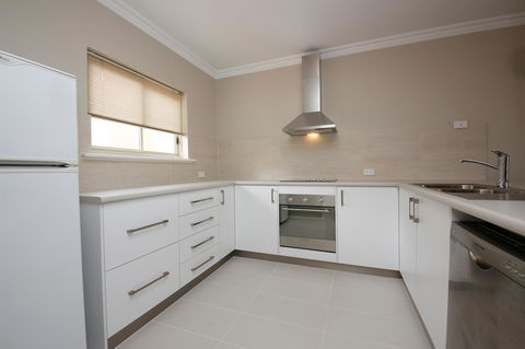 The Marina Hotel - Mindarie - Tourism Townsville 8