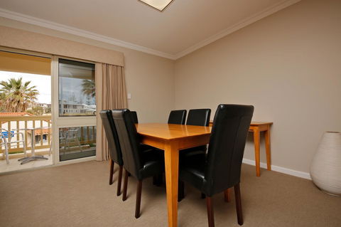 The Marina Hotel - Mindarie - Tourism Townsville 11