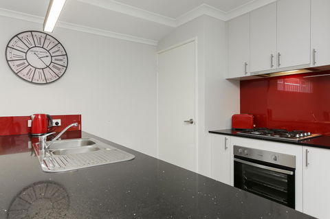 Perth Comfy Stays - Tourism Townsville 17