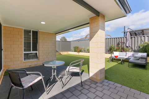 Perth Comfy Stays - Tourism Townsville 11