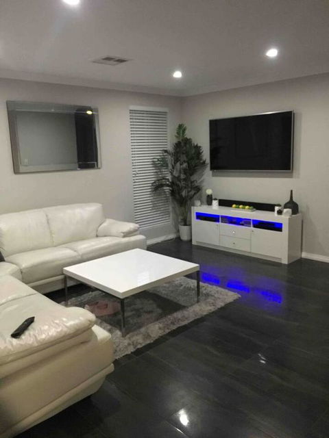 Perth Comfy Stays - Tourism Townsville 6