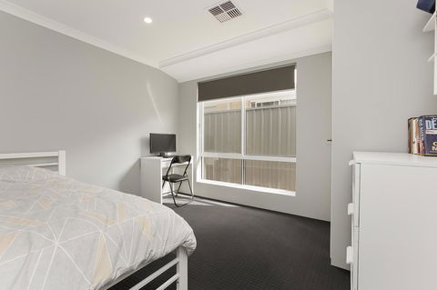 Perth Comfy Stays - Tourism Townsville 35