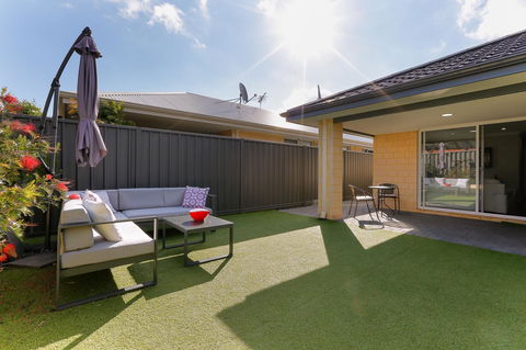 Perth Comfy Stays - Tourism Townsville 9