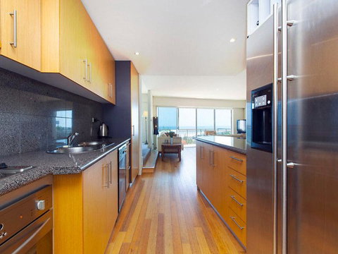 Beachfront Penthouse & Huge Terrace - Tourism Townsville 3
