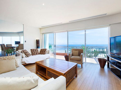 Beachfront Penthouse & Huge Terrace - Tourism Townsville 9