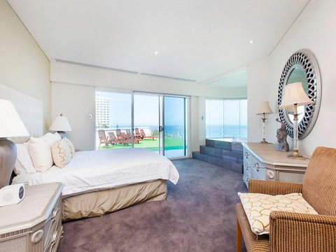 Beachfront Penthouse & Huge Terrace - Tourism Townsville 7