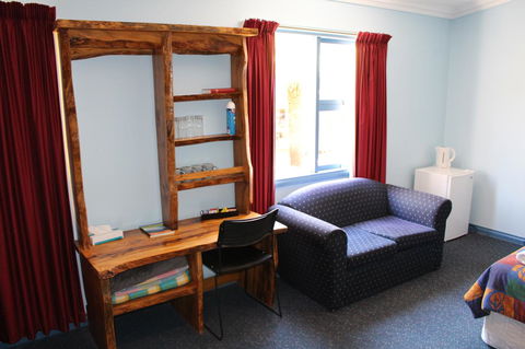 Tullah Lakeside Lodge - Tourism Townsville 9