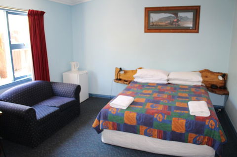 Tullah Lakeside Lodge - Tourism Townsville 10