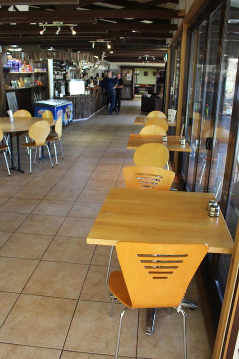 Tullah Lakeside Lodge - Tourism Townsville 36